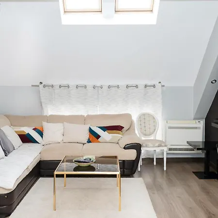 Modern 2-level With Balcony In By Flat Mаnager Apartamento